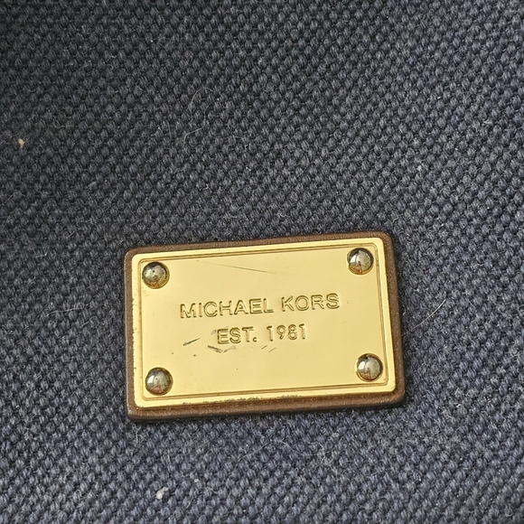 Michael Kors Coastal Purse - Picture 3 of 11